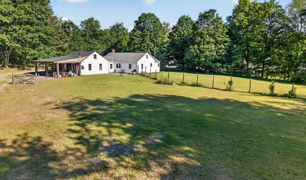Photo of 4 Hamilton Hill Rd