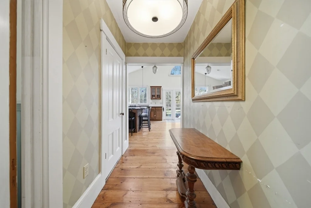 Photo of 1547 Main St