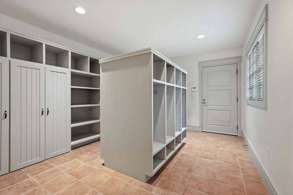 Photo of 18 Eveningstar Dr