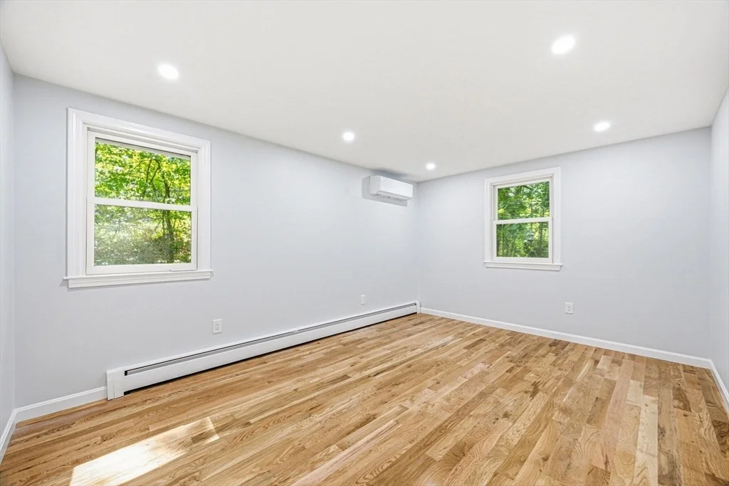 Photo of 7 Hillcrest Dr