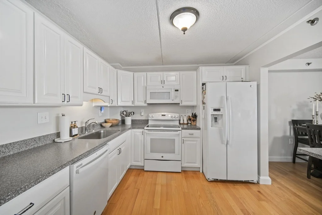 Photo of Unit 708 at 200 Cove Way