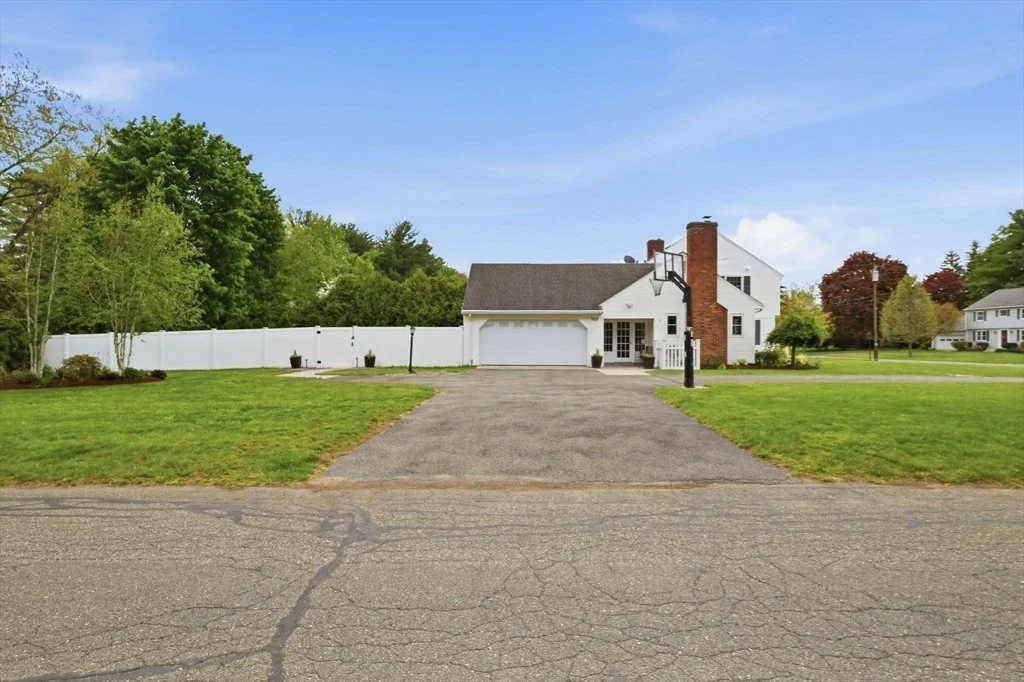Photo of 107 Viscount Rd