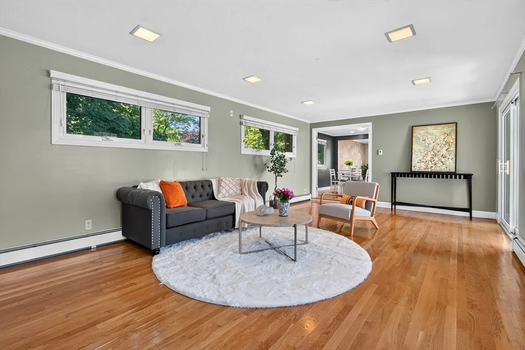 Photo of 32 Bobolink Rd