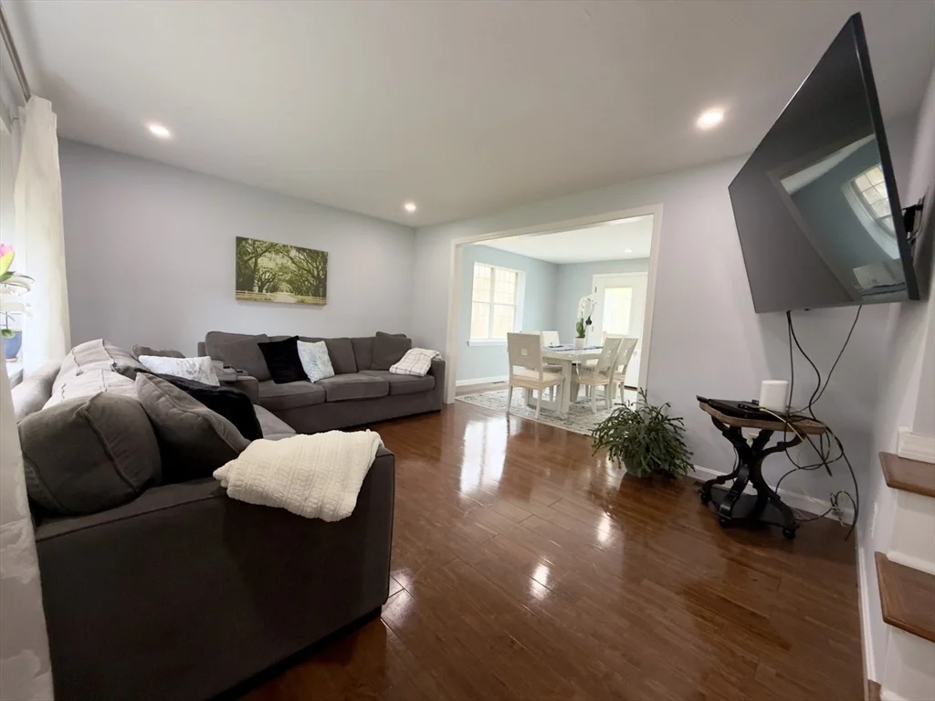 Photo of 184 Whitehall Way