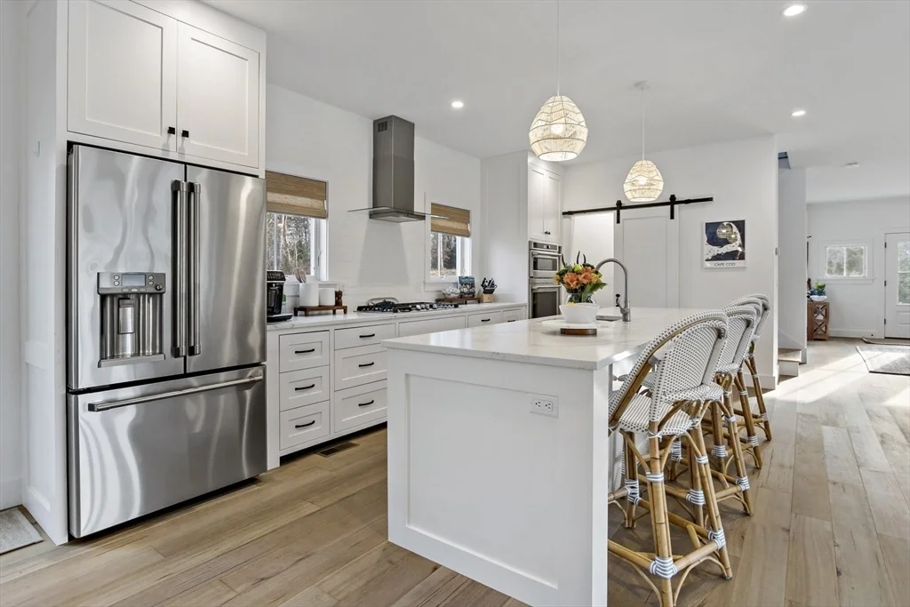 Photo of 1526 Hyannis Road