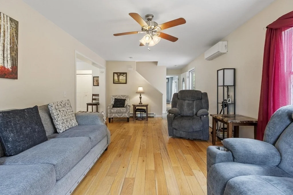 Photo of 240 Farley Rd
