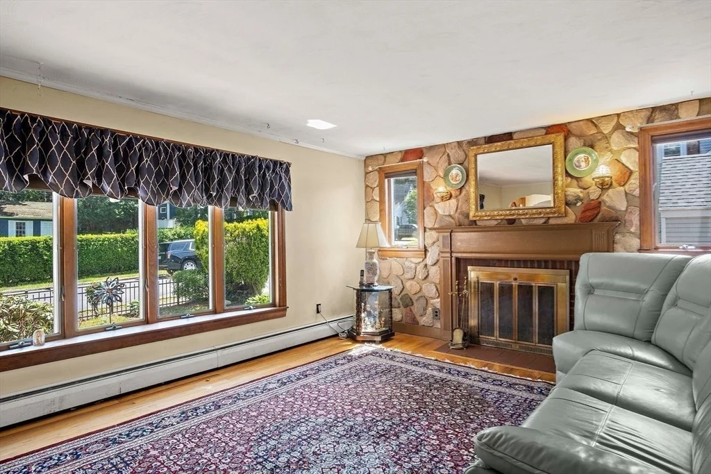 Photo of 4 Merrow Ln