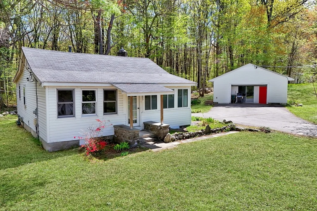 Photo of 85 Colonial Dr