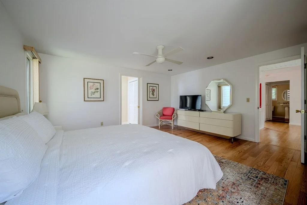Photo of 41 Greensward Cir