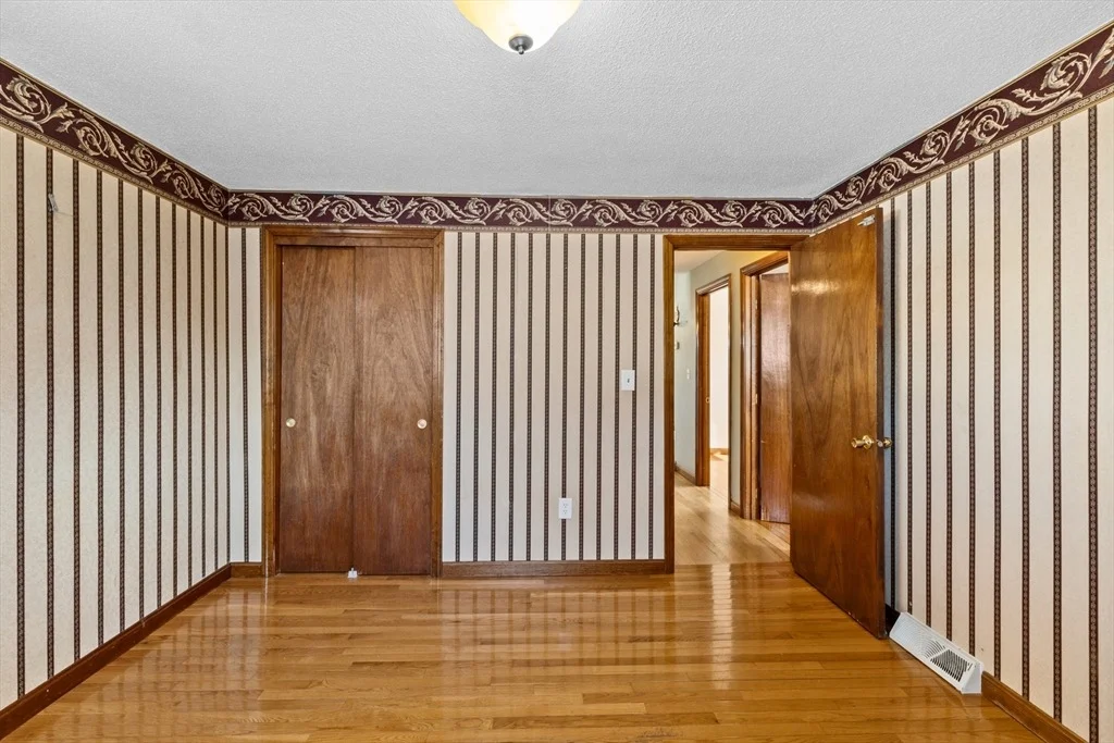 Photo of 820 Oak Grove Ave