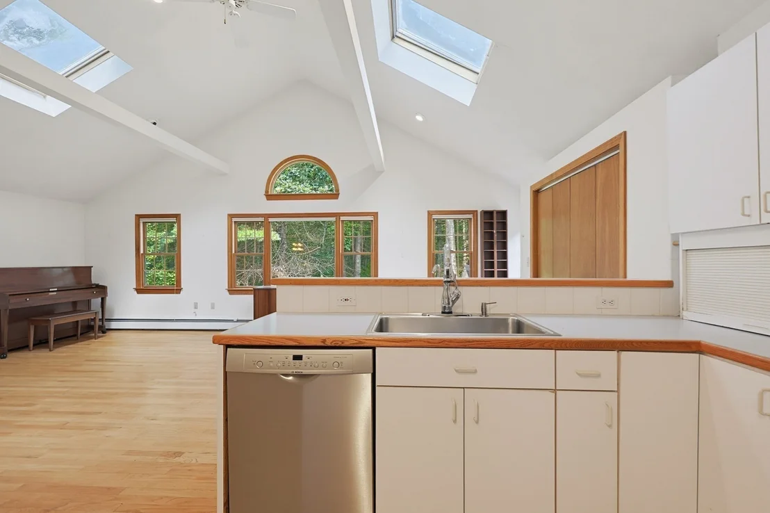 Photo of 109 Davis Road