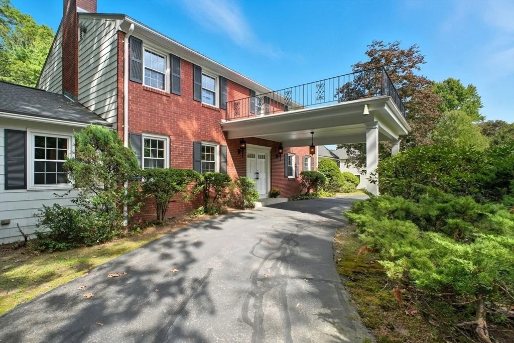 Photo of 120 Northfield Rd