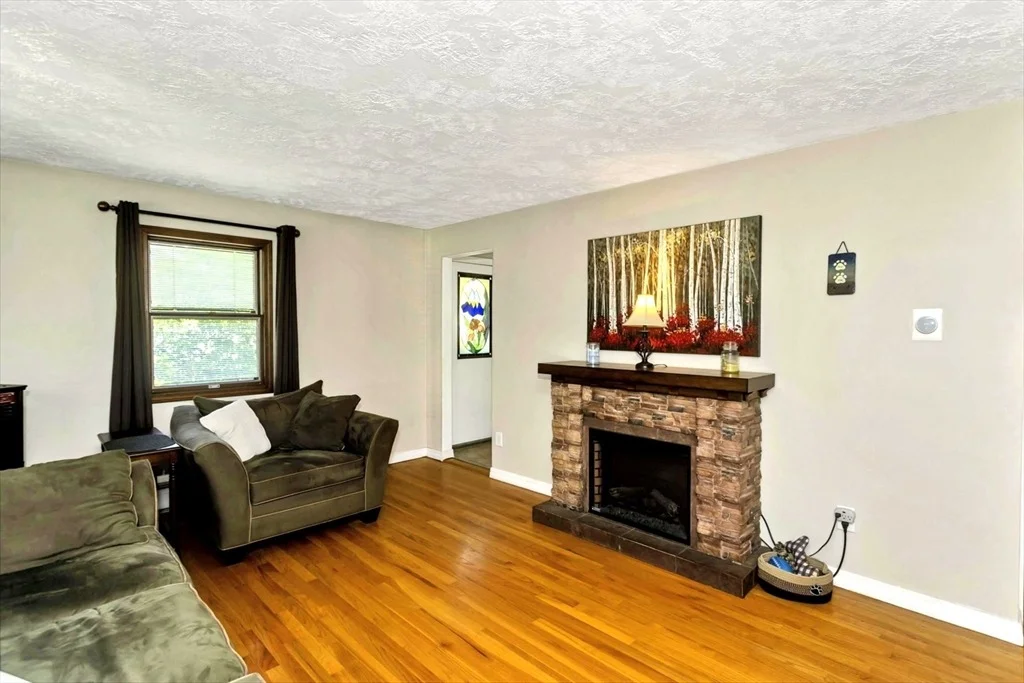 Photo of 23 Beyer Dr