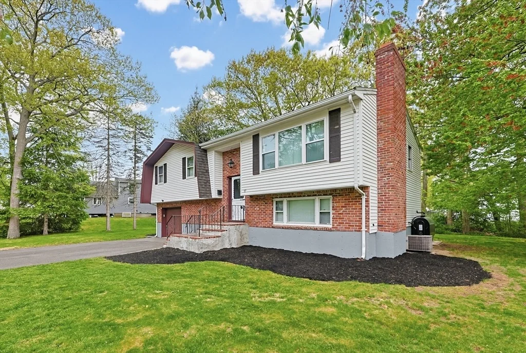 Photo of 37 Roberta Avenue