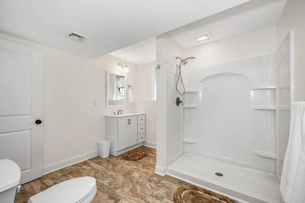 Photo of 24 Eaton Dr