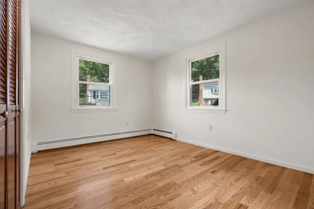 Photo of 31 Phillips Cir