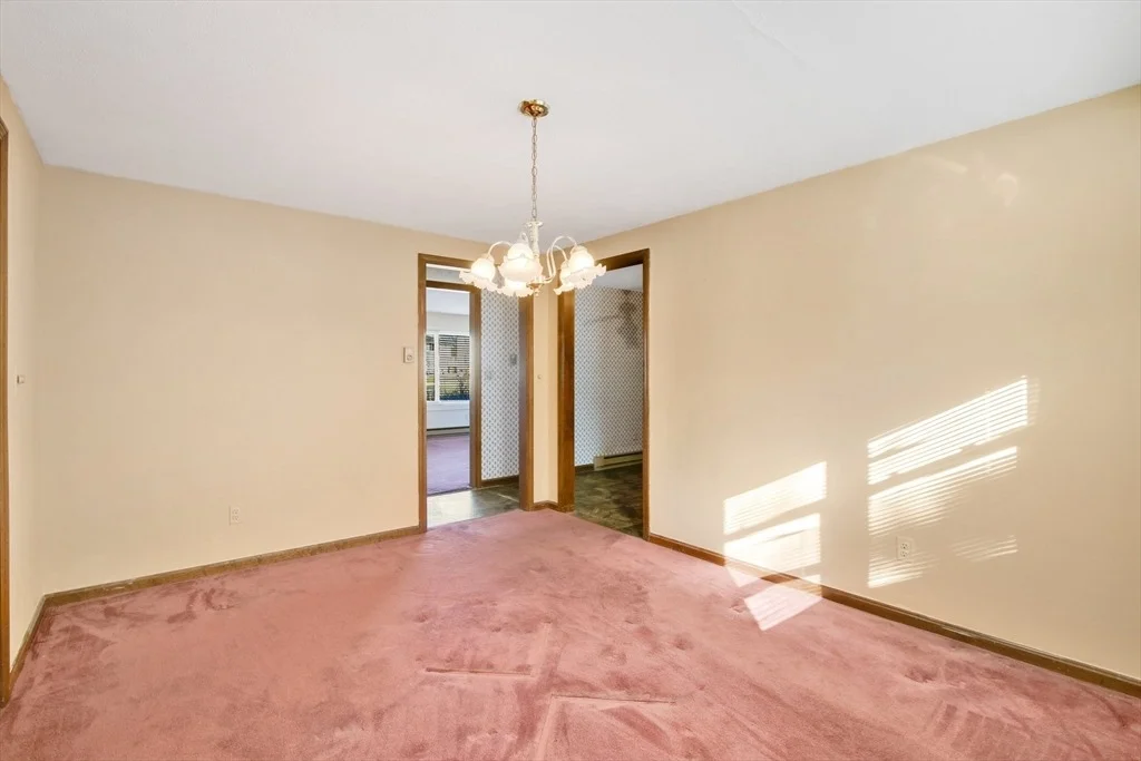 Photo of 17 Labelle Cir