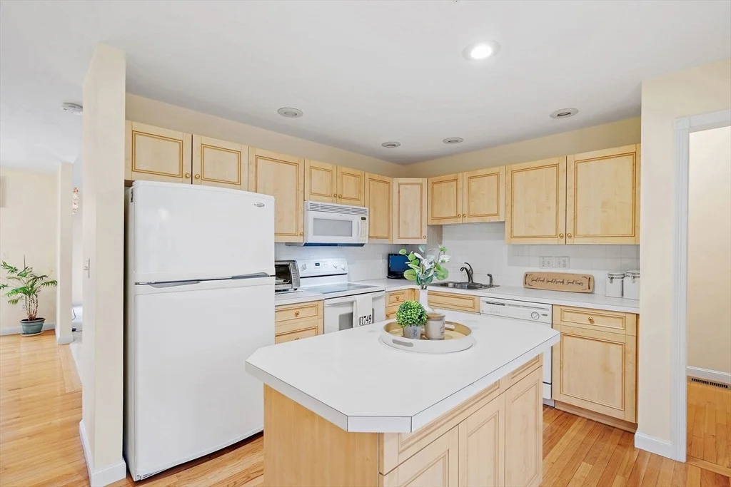 Photo of Unit E at 7E Strawberry Lane