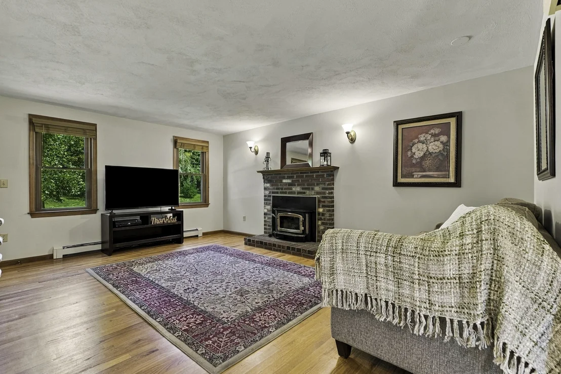 Photo of 4 Florence Cir