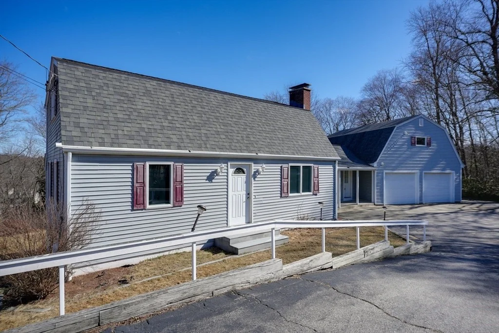 Photo of 8 Crestview Dr