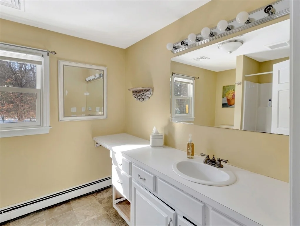 Photo of 7 Fieldstone Dr