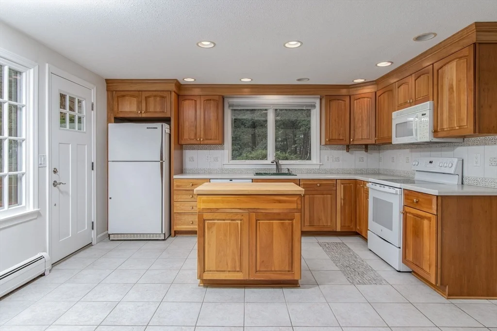 Photo of 551 Old Dunstable Road