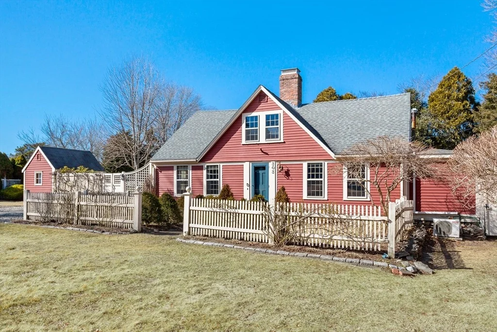 Photo of 303 Phinney's Lane