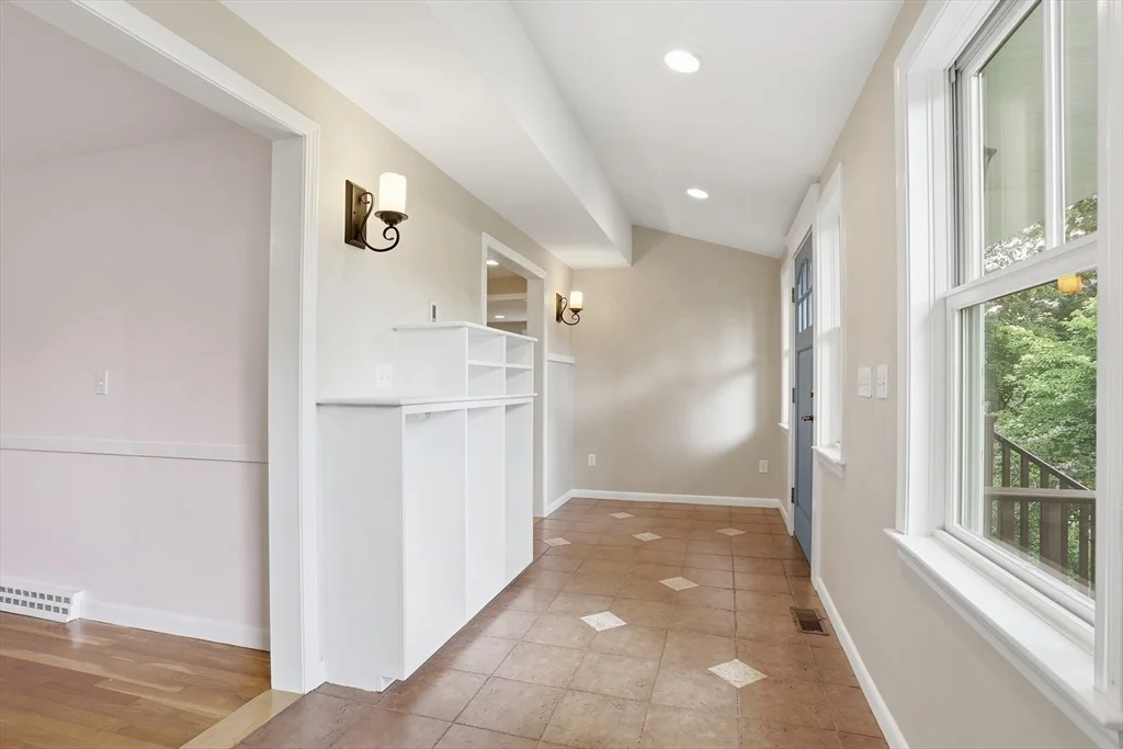 Photo of 39 Ethan Allen Dr.