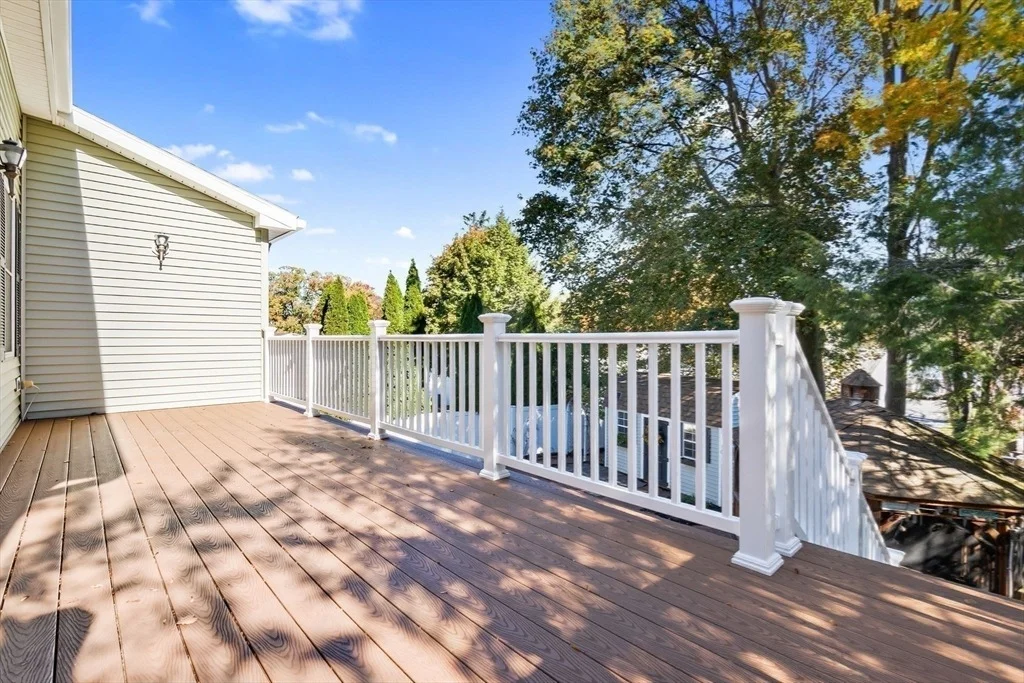 Photo of 97 Oak St