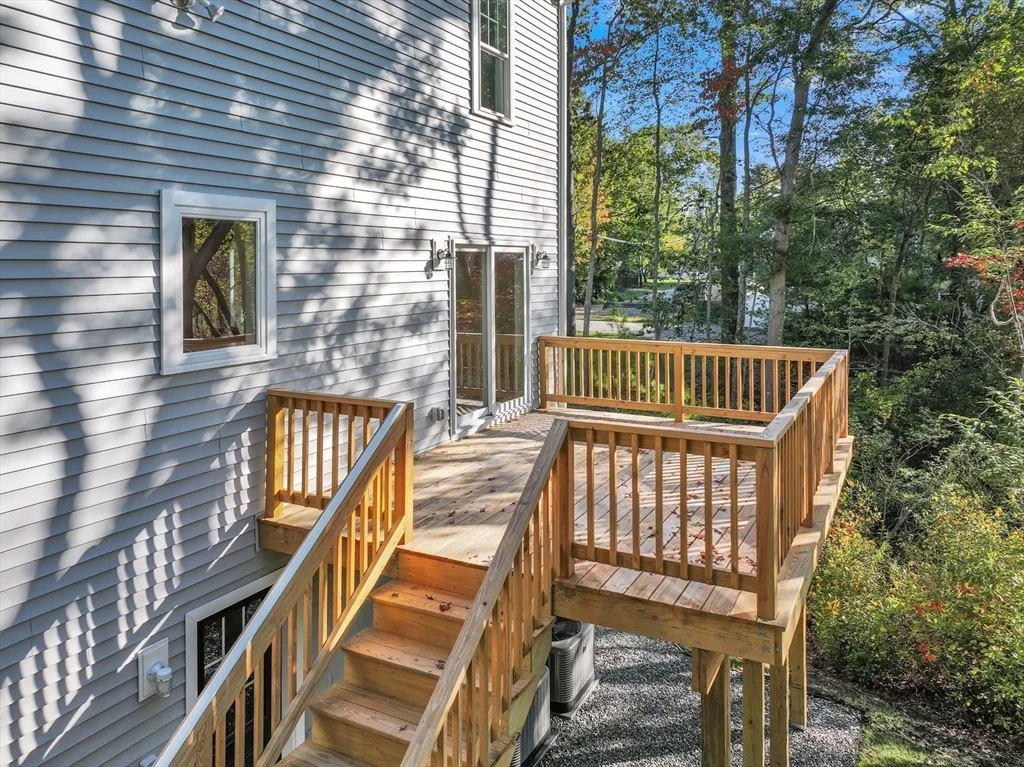 Photo of 18 Columbine Rd