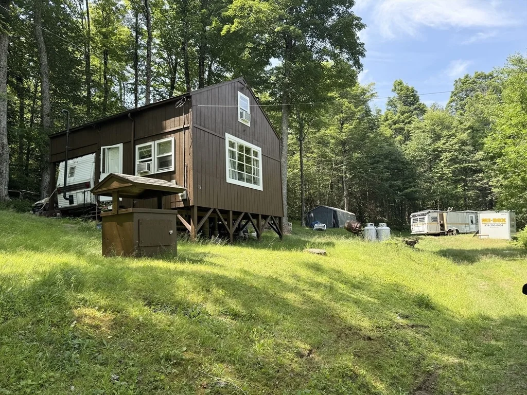Photo of 32 Navaho Ln