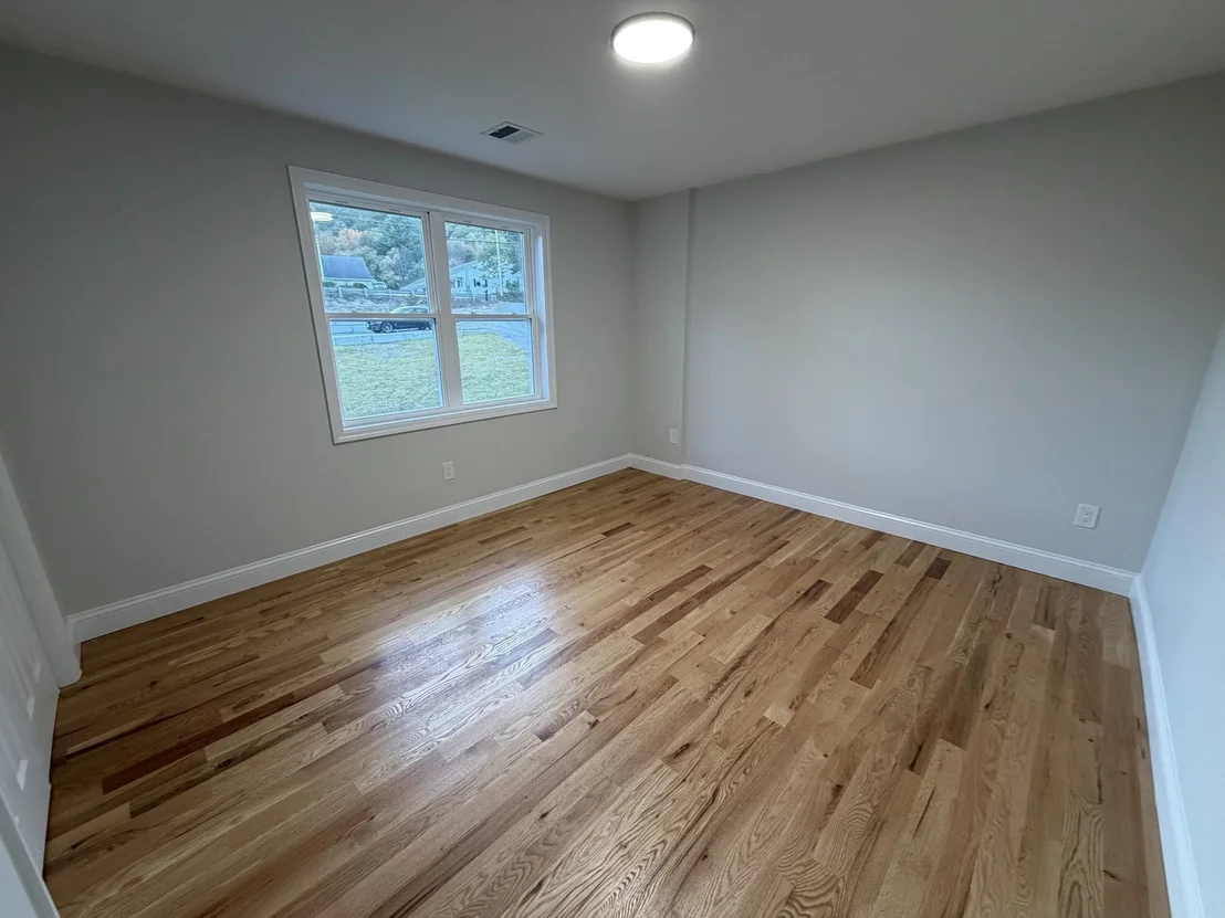 Photo of 190 Southbridge Rd