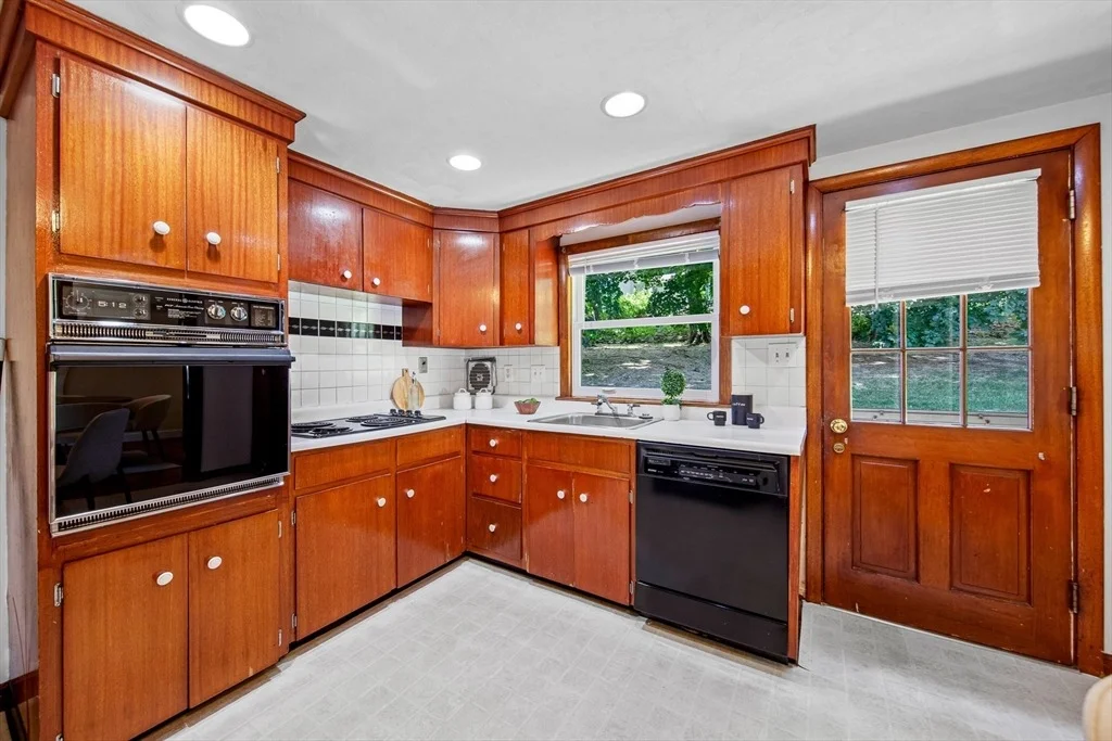 Photo of 38 Robinhood Rd