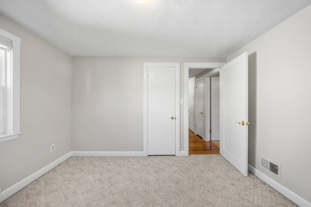 Photo of 7 Puritan Rd