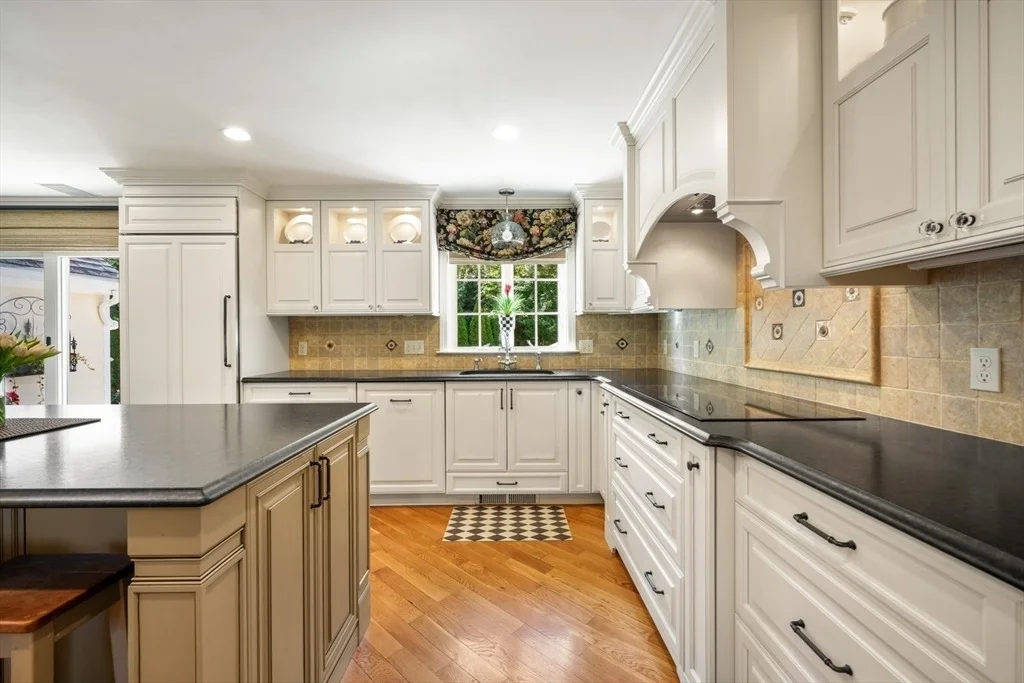 Photo of 51 Meadowbrook Road