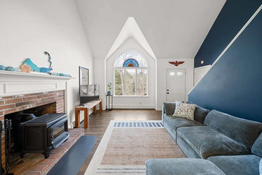 Photo of 25 Moon Compass Ln