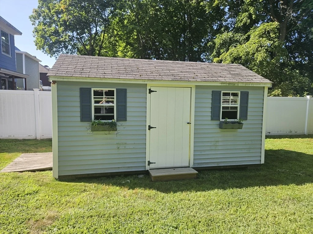 Photo of 399 Stevens