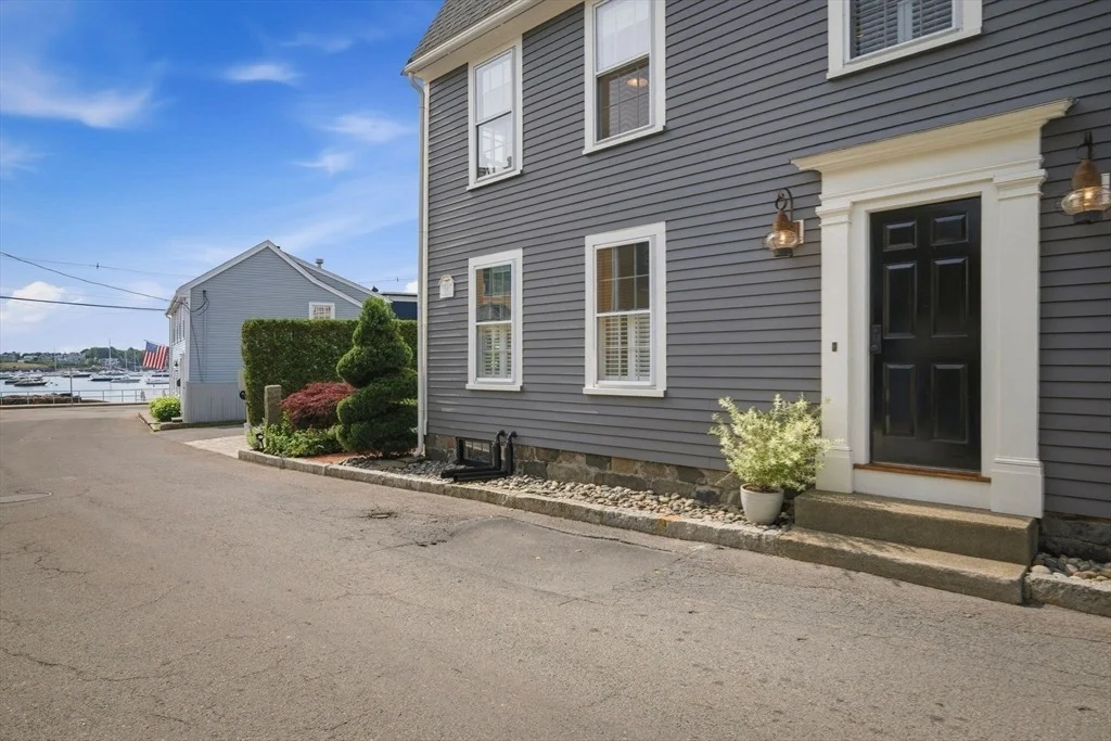 Photo of 33 Franklin St