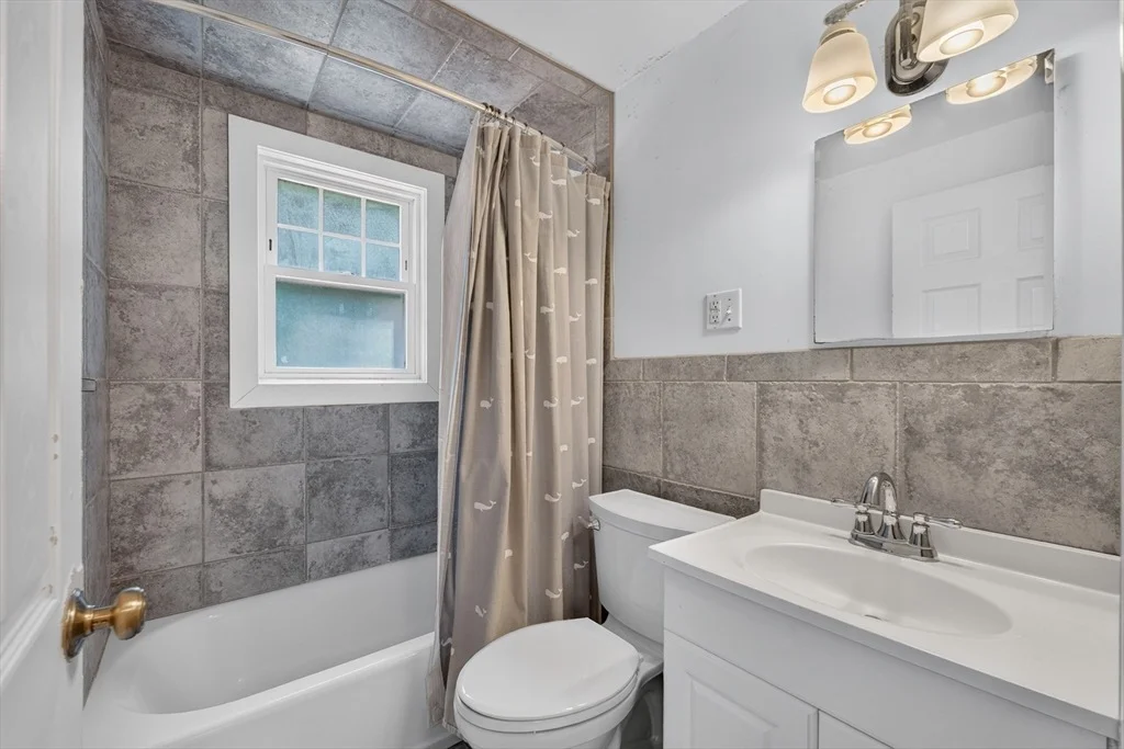 Photo of 462 Chestnut St