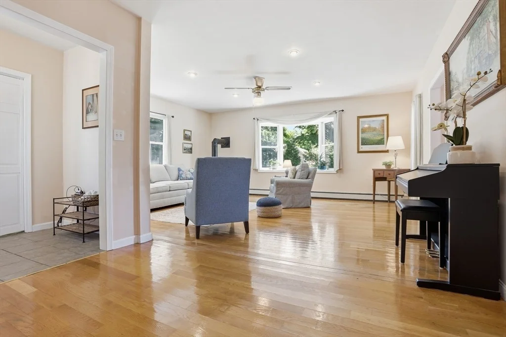 Photo of 47 Bingham Ave