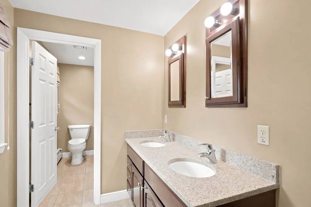 Photo of 52 Lanewood Ave
