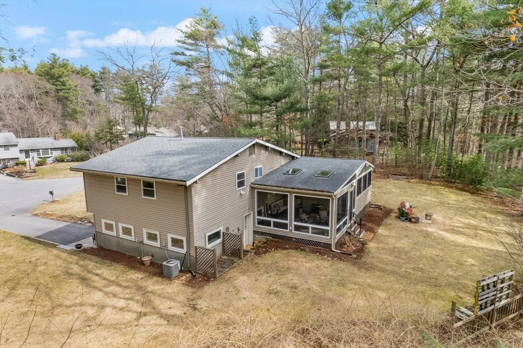 Photo of 31 Meadowbrook Rd