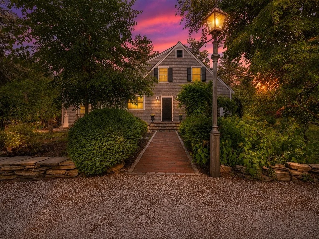 Photo of 659 Front Street