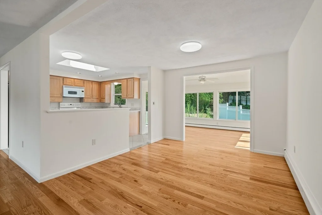 Photo of 31 Phillips Cir