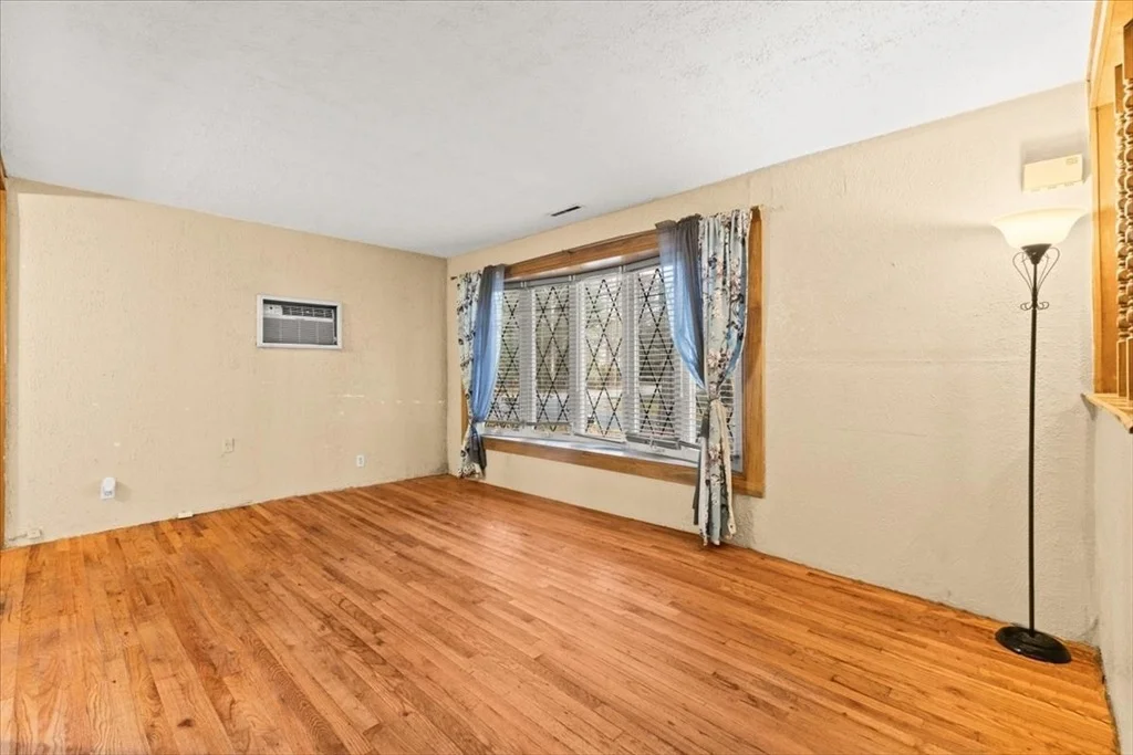 Photo of 98 Glen Echo Blvd