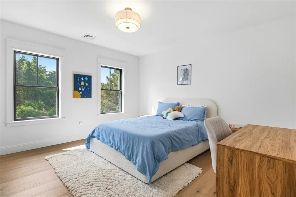 Photo of 112 Middle Rd