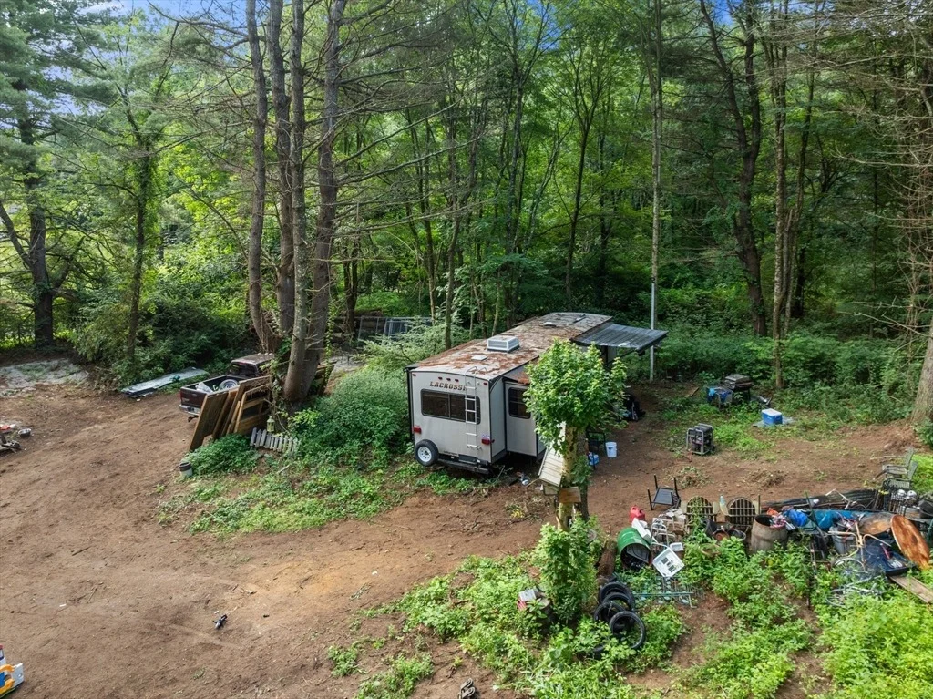 Photo of 305 Warren Rd