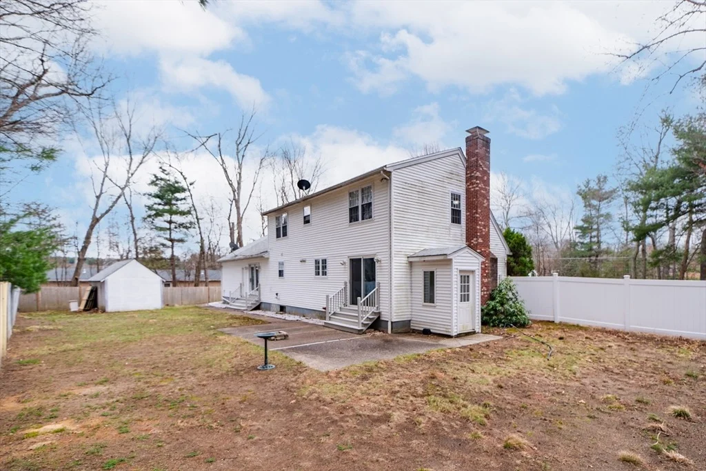Photo of 475 Old Post Rd