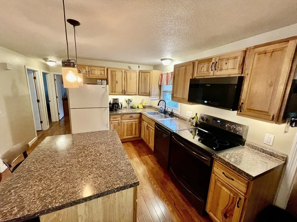 Photo of 477 Clark St