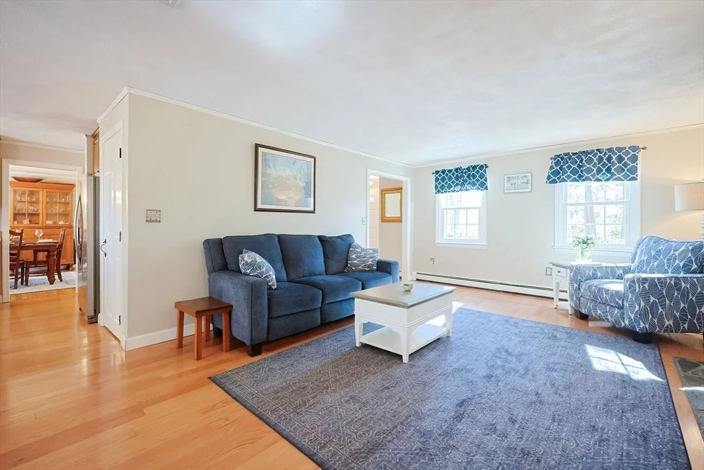 Photo of 25 Miscoe Brook Dr
